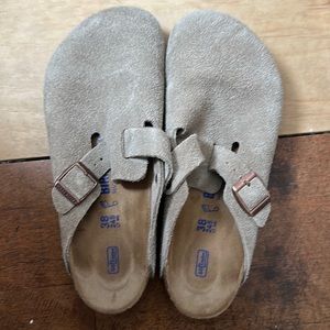 Birkenstock Boston In Taupe